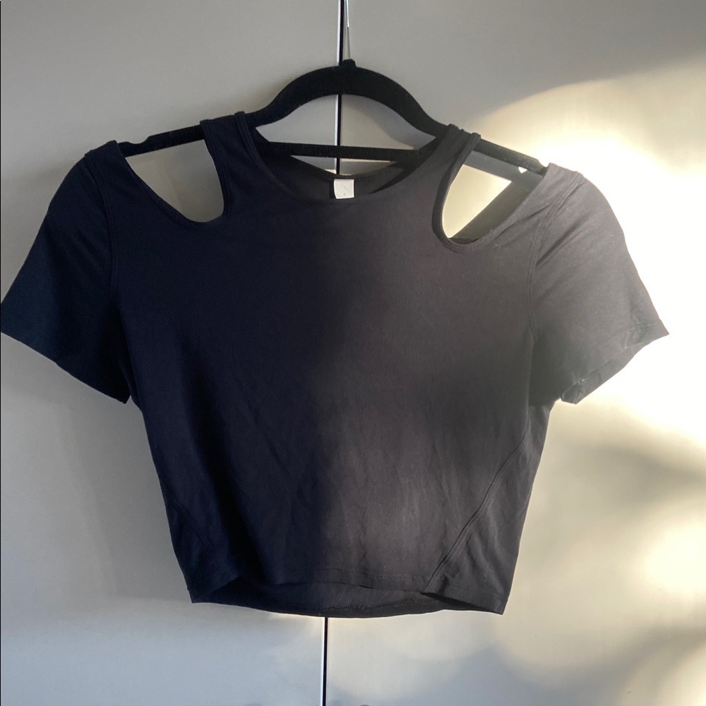 Lululemon Shoulder Cut-Out Yoga T-Shirt EUC - Picture 5 of 10